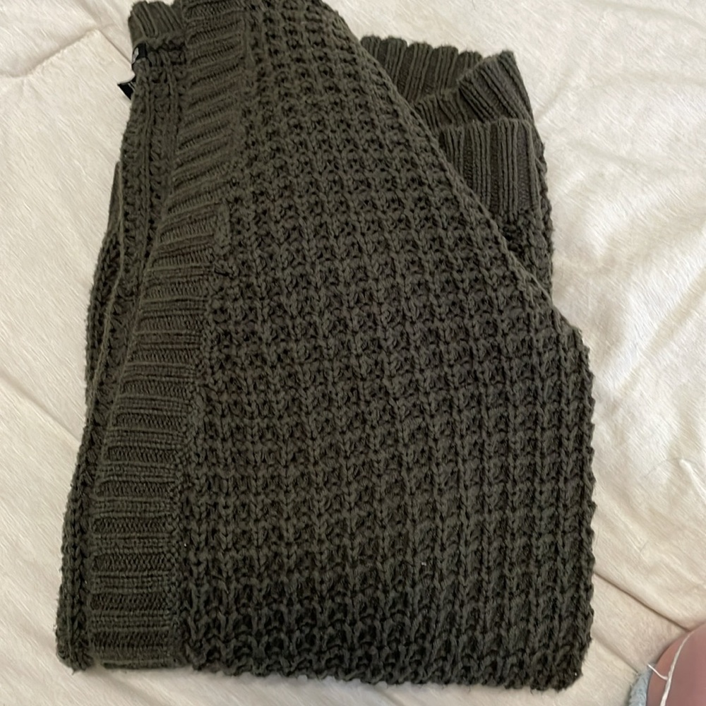 Sweater - Picture 3 of 3